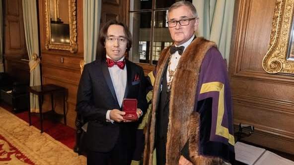 "Казахский Моцарт" Рахат-Би Абдысагин получил серебряную медаль The Worshipful Company of Musicians