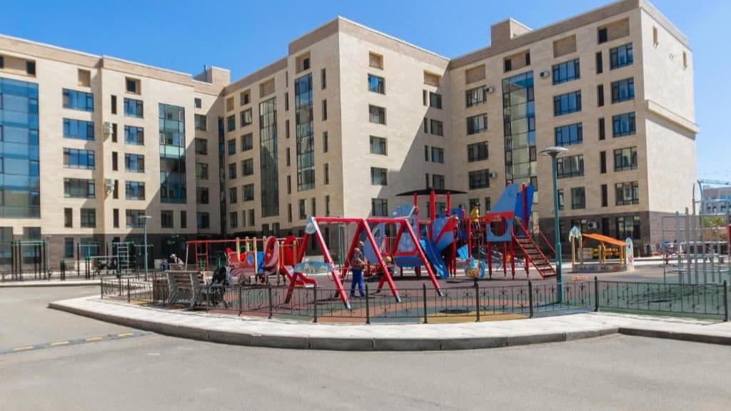 Благодаря программам "Отау" и "Наурыз" 10 000 казахстанцев встретят Новый год в собственных квартирах