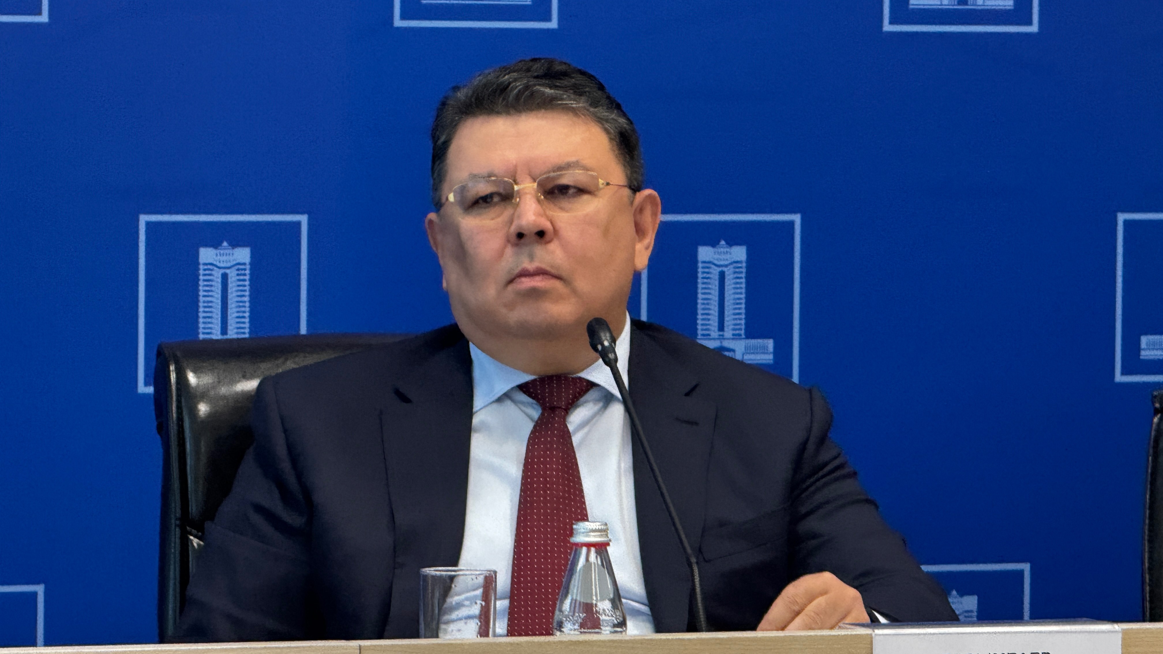 Расследование крушения самолёта под Актау: давления извне нет, заявил вице-премьер Бозумбаев