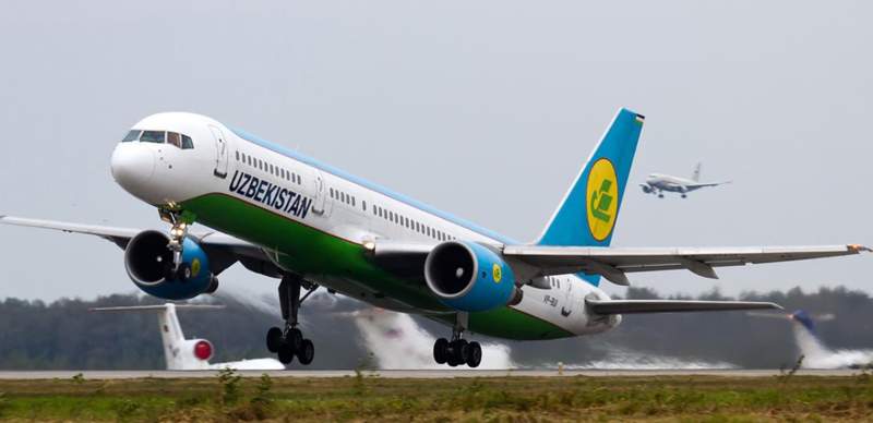 Самолёт Uzbekistan Airways совершил экстренную посадку в Москве 