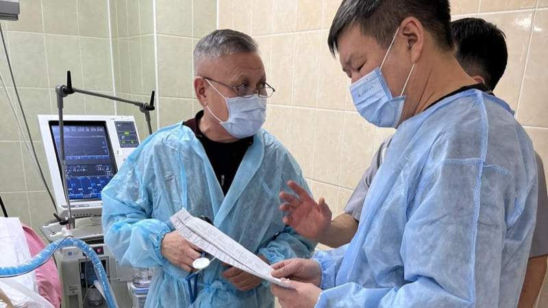 Пациент из Кыргызстана вышел из комы после авиакатастрофы под Актау: на лечении остаются шесть пациентов
