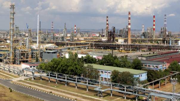 "КазМунайГаз" намерен купить НПЗ "Лукойла" в Болгарии за 1 млрд долларов – Bloomberg