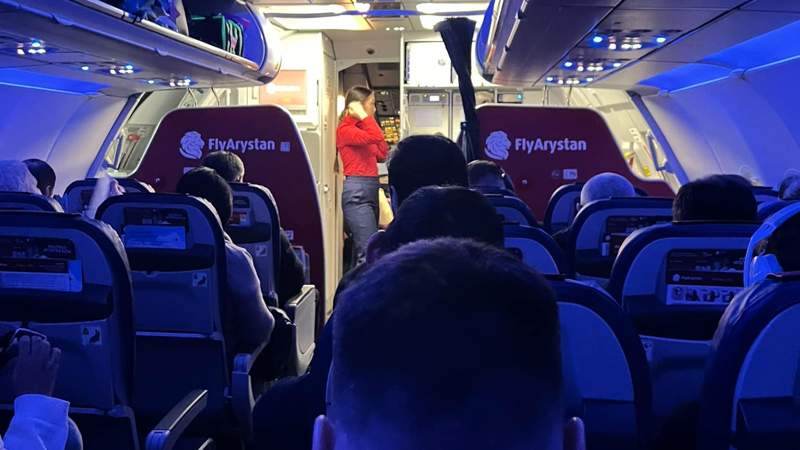 Мужчина напал на бортпроводницу FlyArystan во время посадки на рейс Астана – Усть-Каменогорск