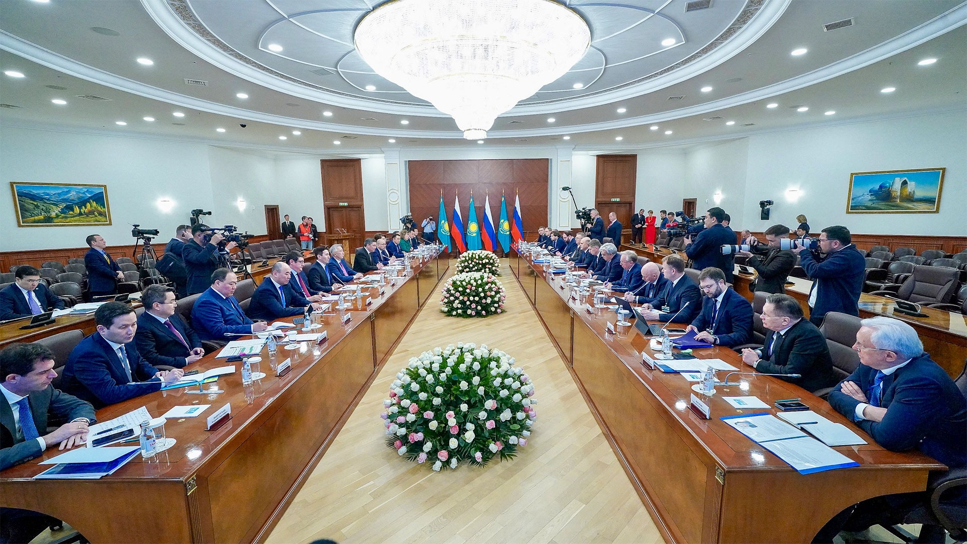 Казахстан и Россия нацелены на товарооборот в 30 млрд долларов – Олжас Бектенов и Михаил Мишустин провели переговоры