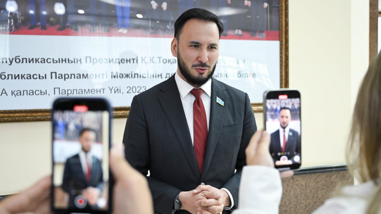 Председатель партии Respublica оценил работу премьер-министра Бектенова