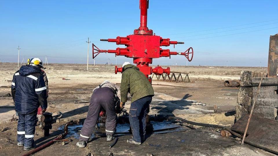 Горение нефтяной скважины в Атырауской области ликвидировано