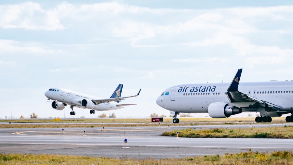 Самолёт Air Astana экстренно вернулся в Актау из-за проблем с двигателем