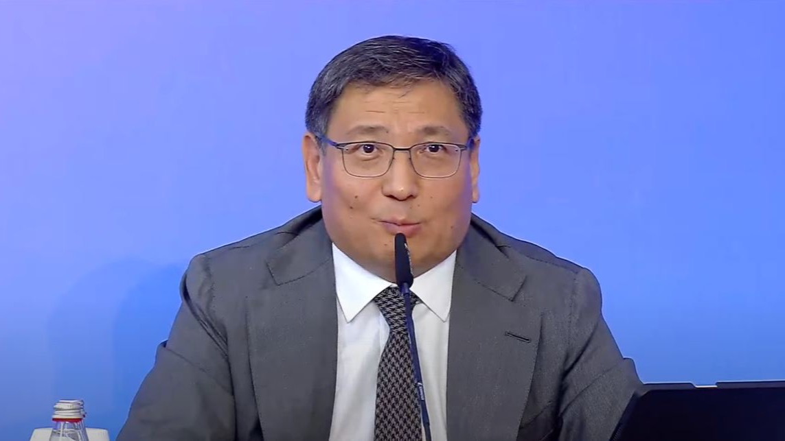 Ерболат Досаев: "Я больше доверяю женщинам, чем мужчинам, потому что они надёжные"