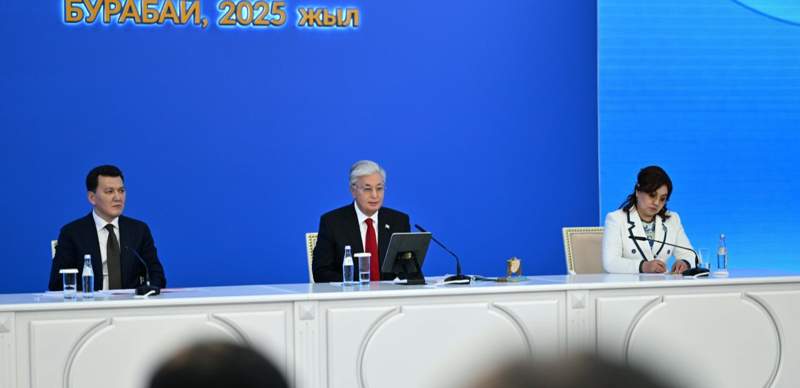 Президент Токаев высказался об уличных вывесках с "непотребными" названиями