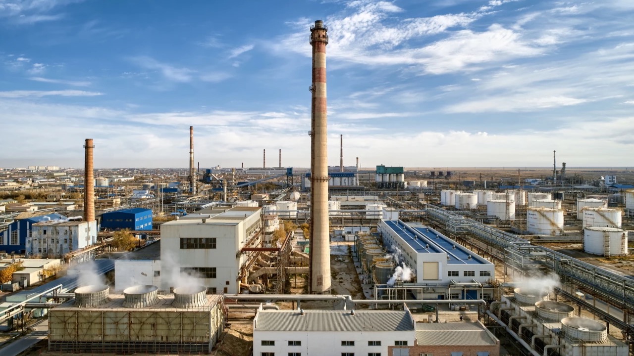 Глава "Самрук-Казыны" не раскрыл планы по продаже Атырауского и Павлодарского НПЗ