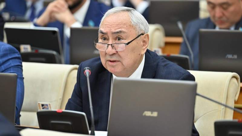 Жигули Дайрабаев покинул руководство партии "Ауыл", но сохранил мандат в мажилисе