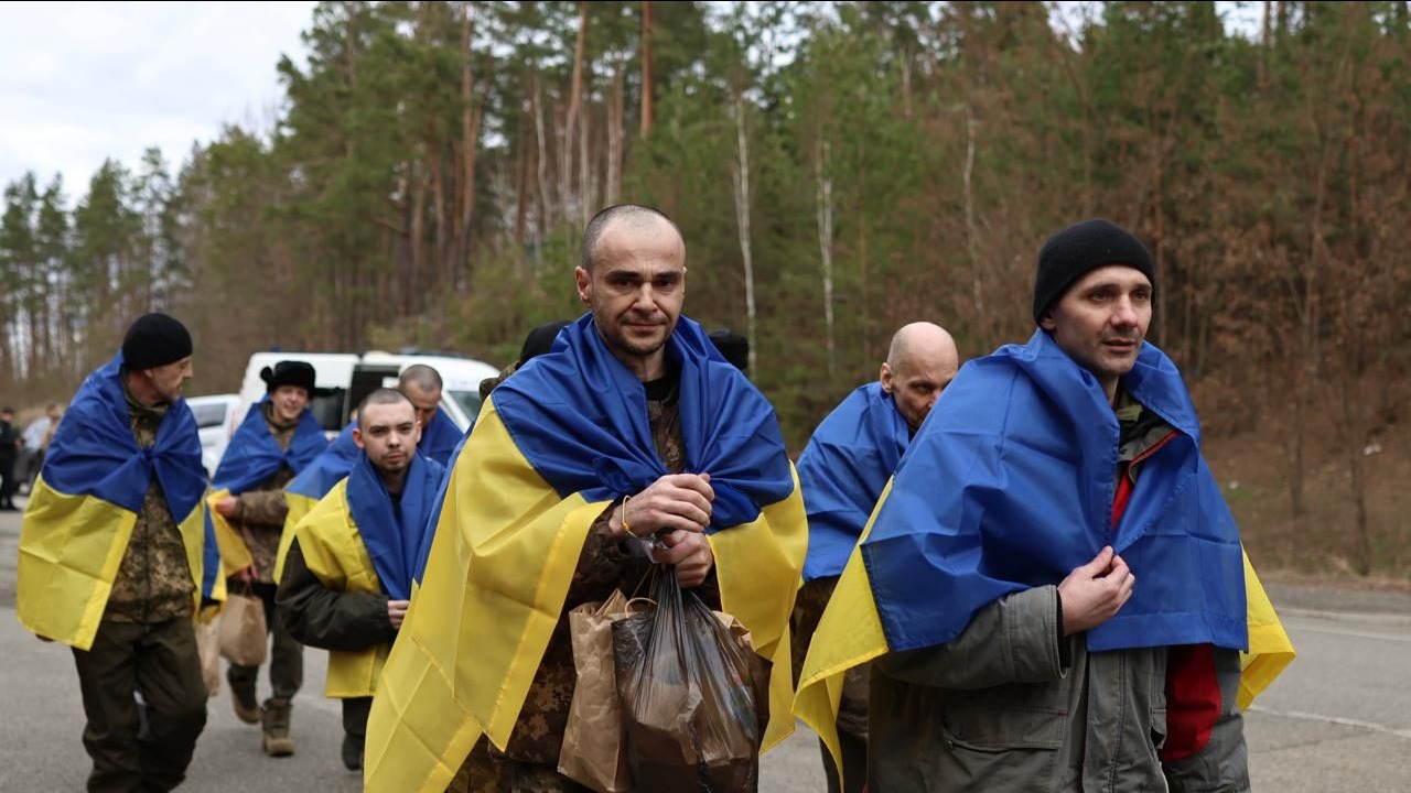 Россия и Украина обменялись пленными по формуле 175 на 175
