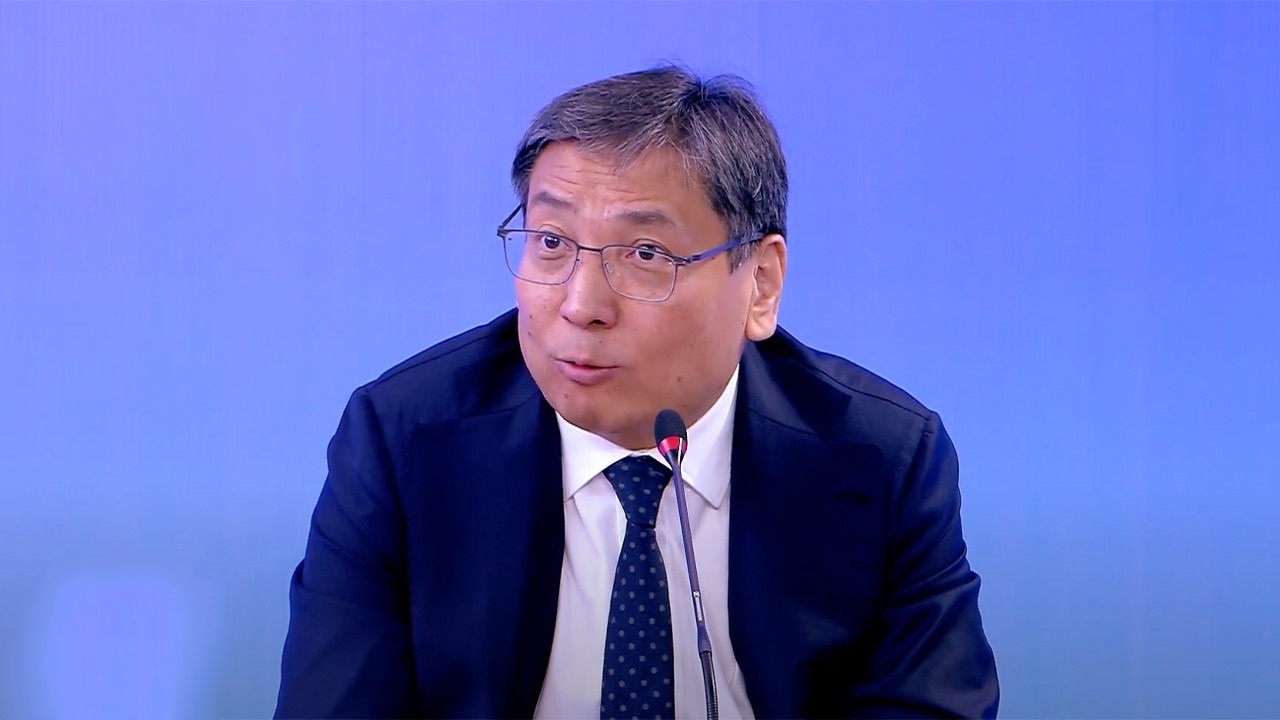 "Люки и ливнёвки – мой главный вызов": Ерболат Досаев сообщил, что меняет дорожные стандарты