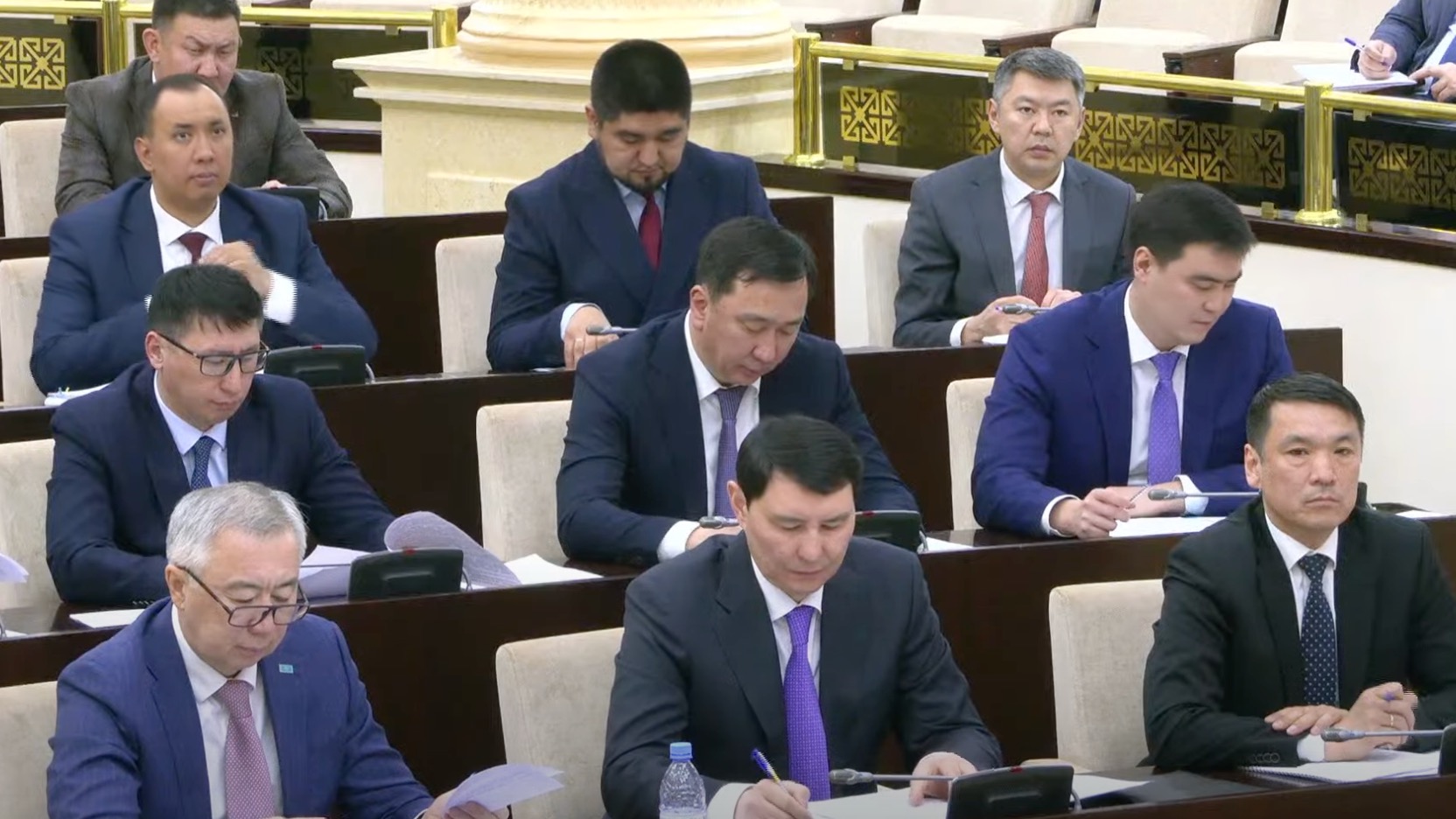 Журналистов не пустили на обсуждение новой модели финансирования экономики в сенате