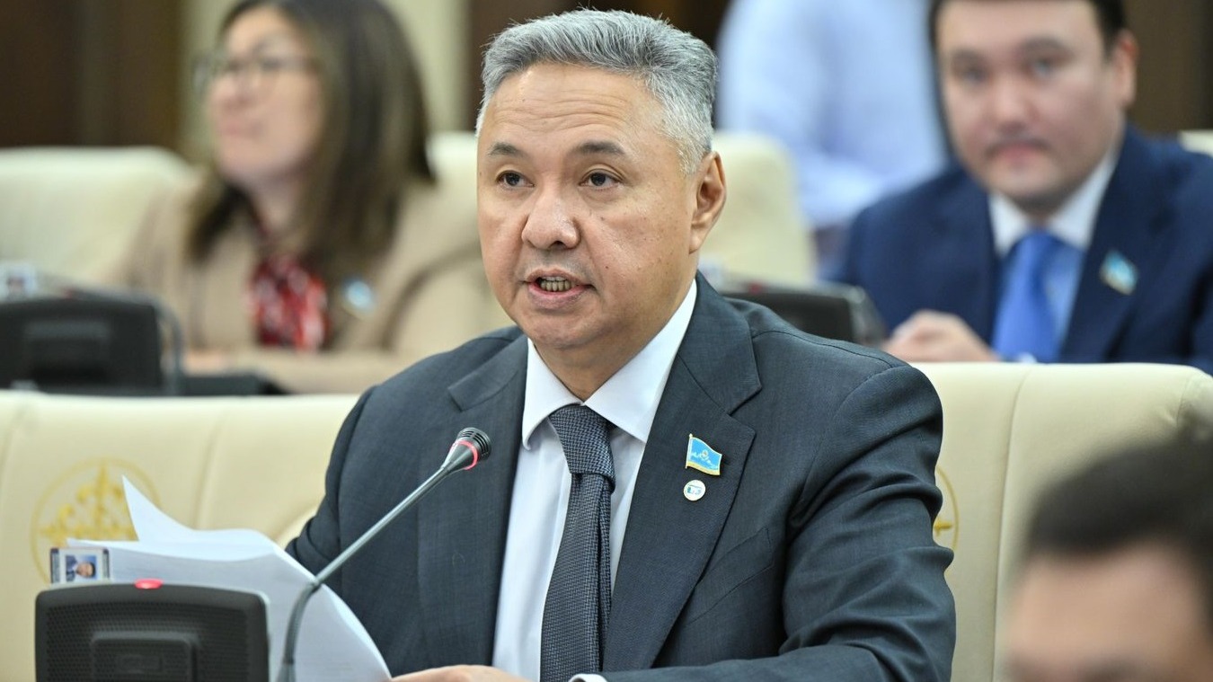 Азат Перуашев