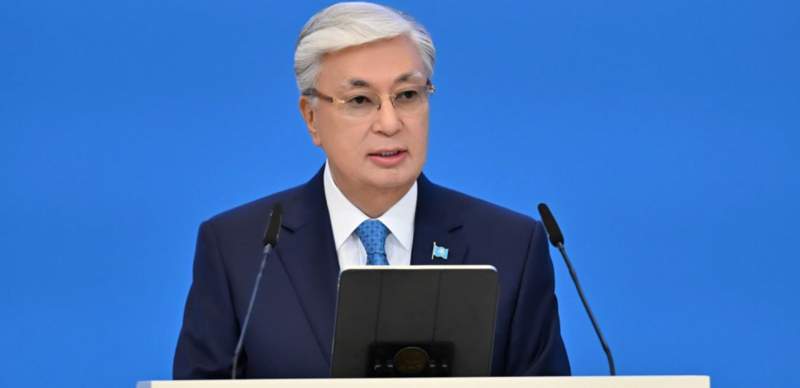 Президент Токаев поздравил казахстанцев с Днём единства народа 