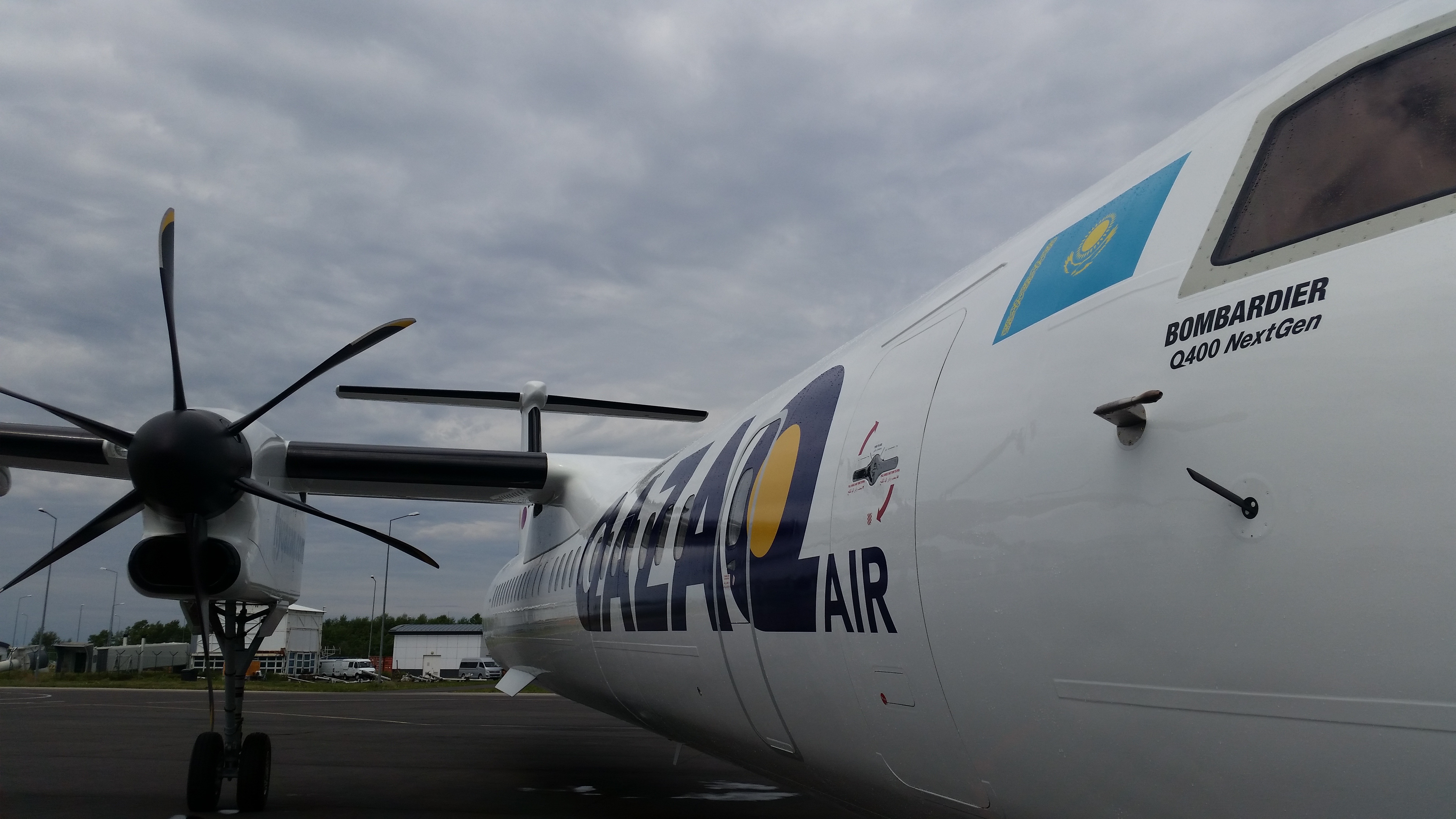 "Самрук-Казына" сократила долю в Qazaq Air до 49%