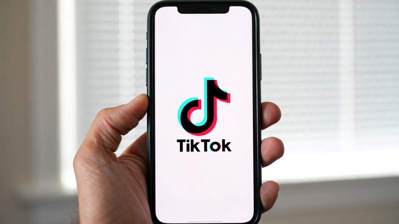 TikTok и дети: что нужно знать родителям о цифровой безопасности на платформе 