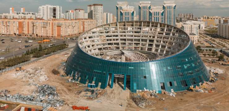 Крыша "Шабыта" продолжает протекать после ремонта в Астане 