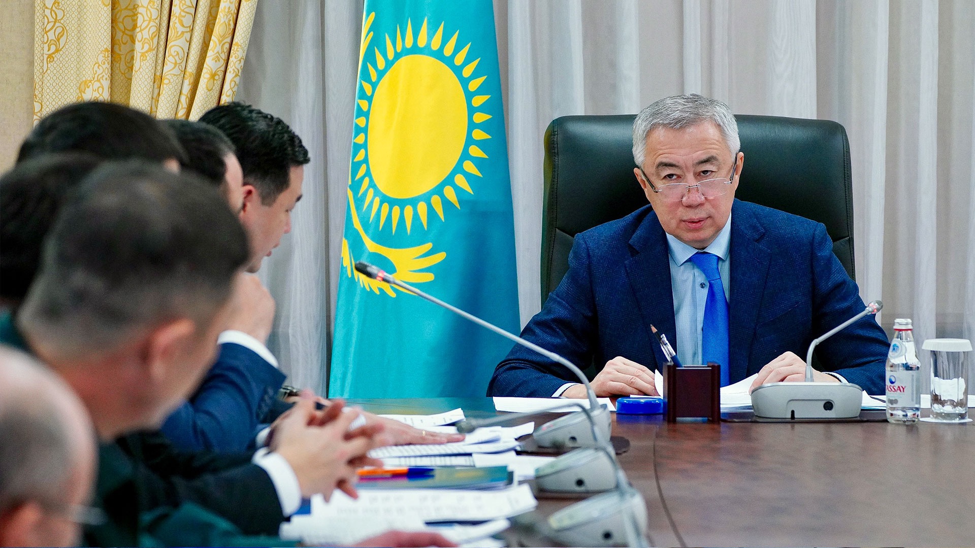 Жумангарин прервал брифинг после вопроса журналиста BES.media о компании, не уплатившей 200 млрд тенге налогов