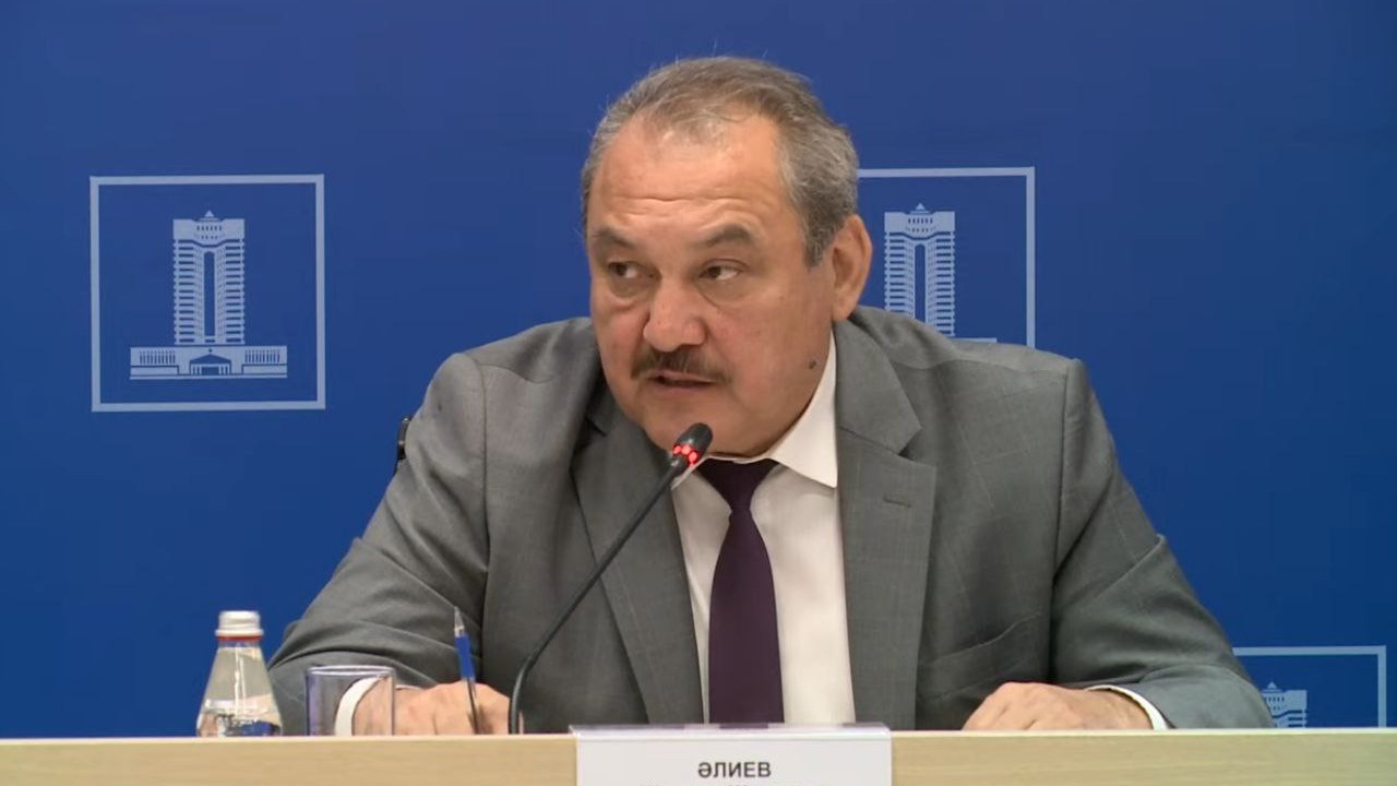 Минэкологии опровергло наличие нефтяных пятен на поверхности Каспийского моря