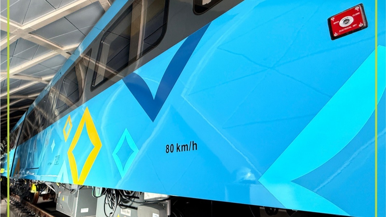 Разрисованные вагоны LRT в Астане удалось очистить от краски 