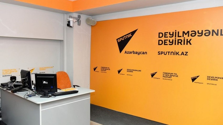 Полиция проводит операцию в офисе российского агентства "Sputnik-Азербайджан"
