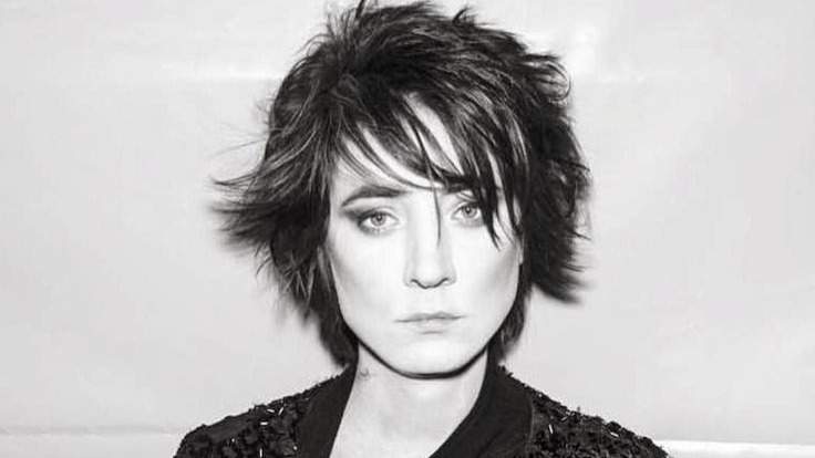 Үйдегі сымбатты, көк көзді аққұбаның суреті Орысша порно видеоларды орыс тілінде көріңіз