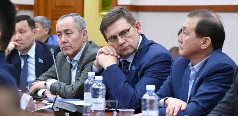 "Русские в Казахстане должны учить казахский язык" – депутат Сергей Пономарёв