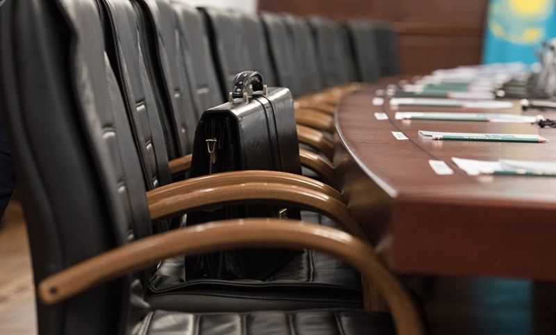 Франция второй раз за год осталась без правительства