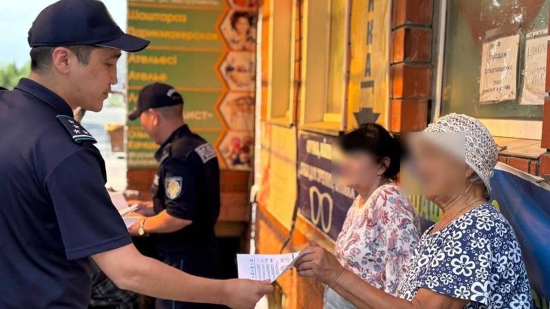 Когда можно закрывать лицо, а когда – нет: полицейские объясняют новые правила