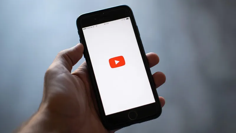 YouTube на телефоне