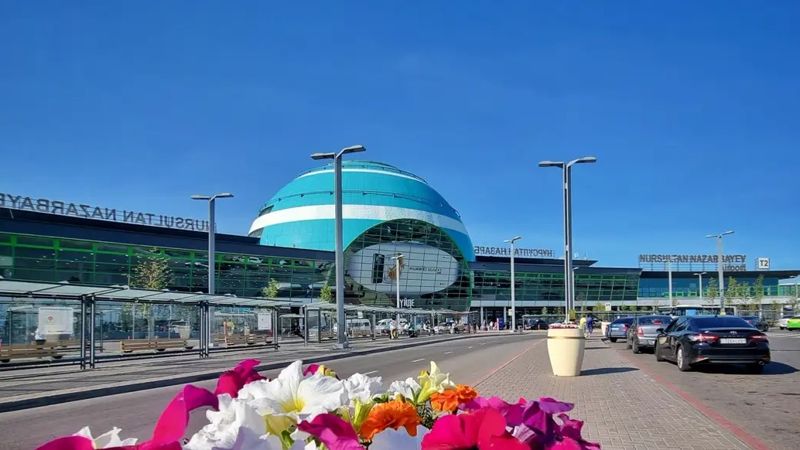 Международный терминал аэропорта Астаны затопило из-за прорыва ливнёвки