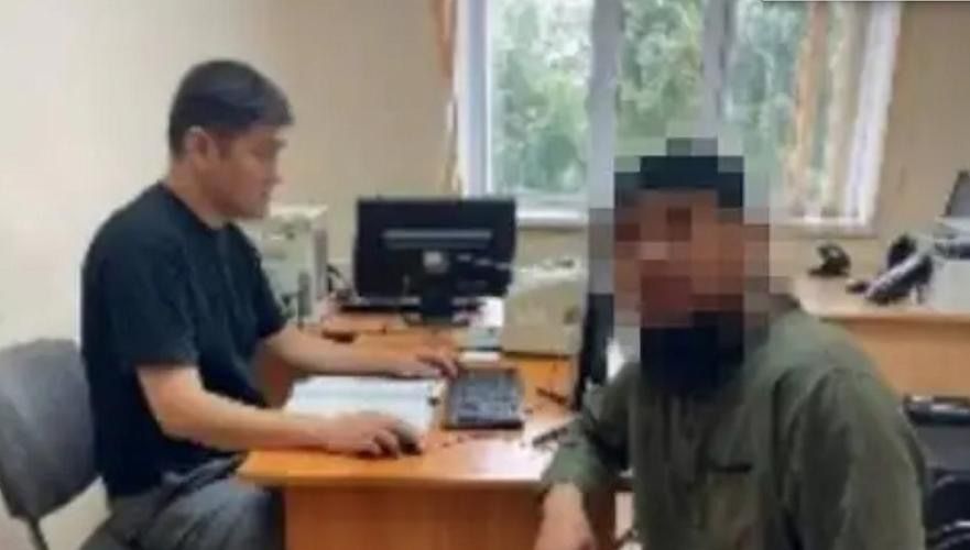 Задержанный за приставание у мечети в Актобе в полиции. Задержанный за приставание у мечети в Актобе в полиции.