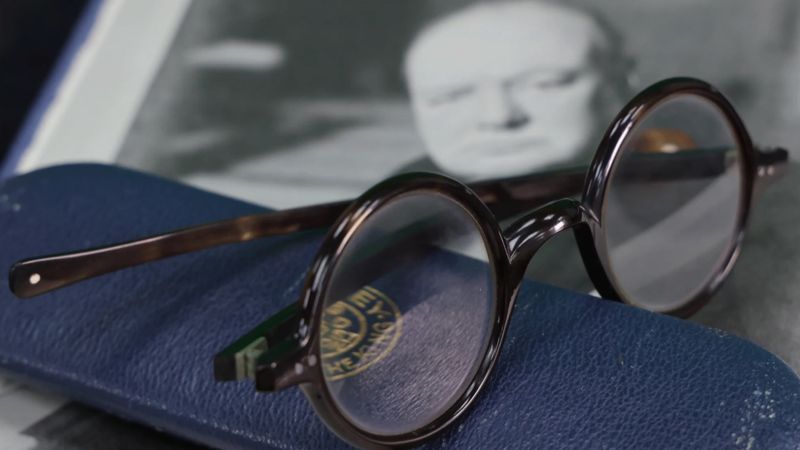 Очки для чтения Уинстона Черчилля выставлены на продажу за 43 млн тенге