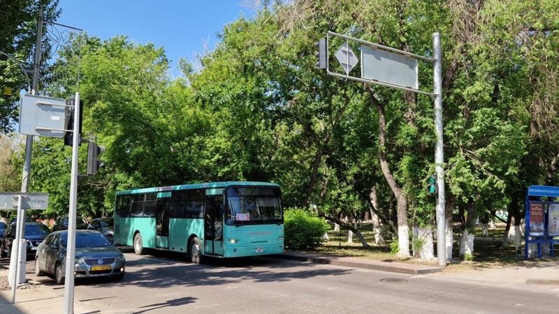 Депутаты предложили сделать бесплатным проезд в общественном транспорте Караганды