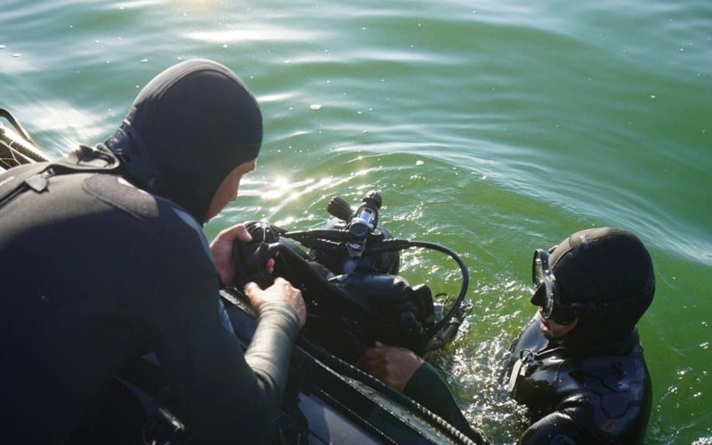 В Сорбулаке нашли обломки пропавшего военного вертолёта и тело погибшего члена экипажа