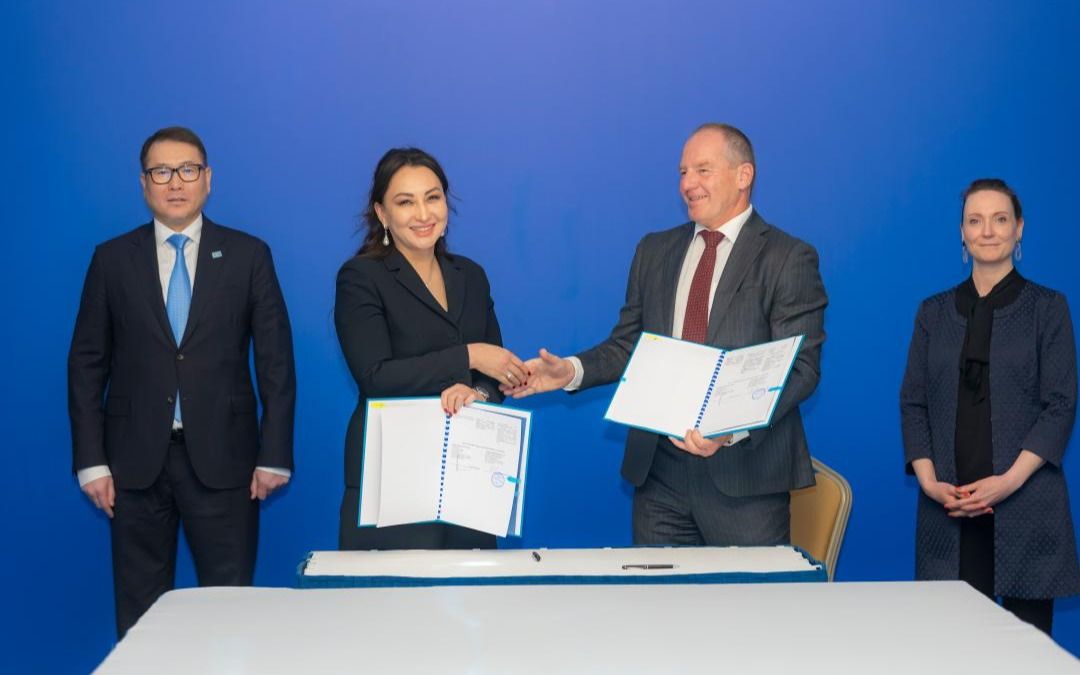 Подписание соглашения о создании первого в Казахстане международного аутлет-центра с Ekazent Management GmbH 30 мая 2025 года. Инициатором стала группа QSM, реализация &ndash; через 