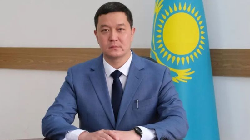 Обвинявший женщину в краже кошелька аким попрощался с жителями Бостандыкского района Алматы
