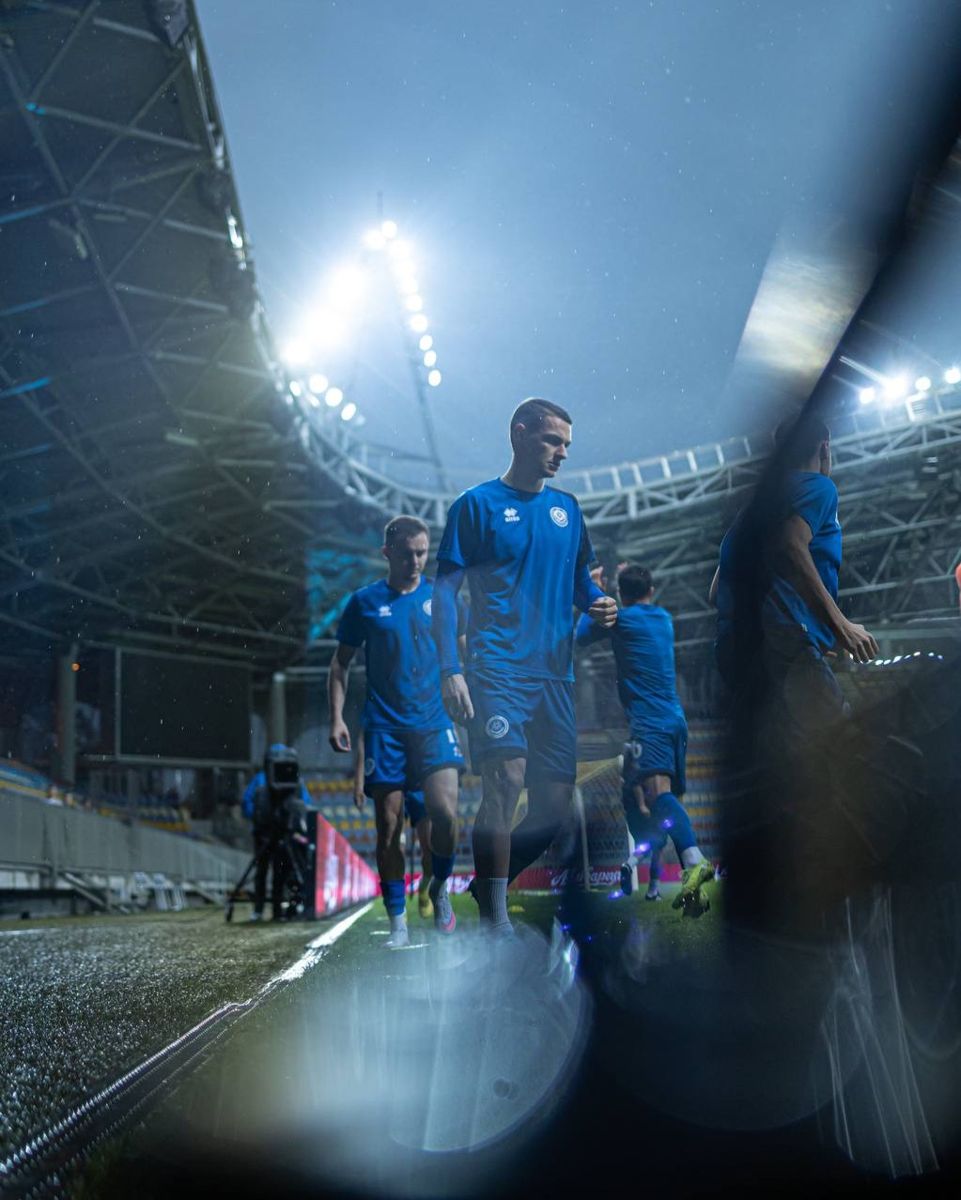 Тренировка на стадионе 