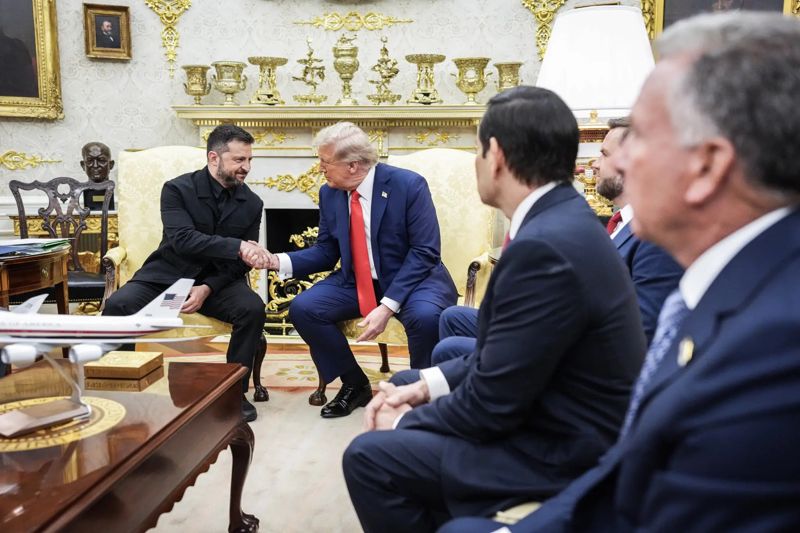 Зеленский надел костюм для встречи с Трампом в Белом доме 