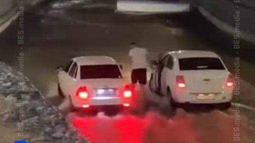 В Алматы арестовали водителей, загнавших автомобили в реку 