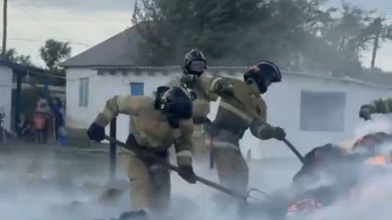 Пожар на территории восьми домов потушили в Актюбинской области