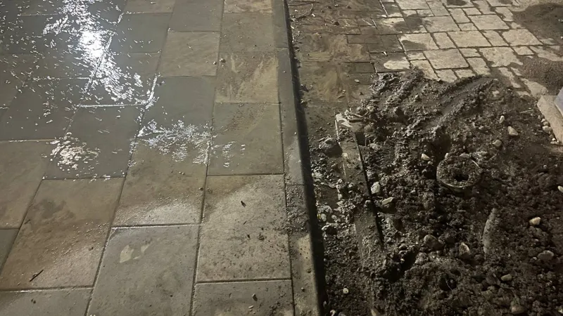 Прорыв канализации в Алматы 