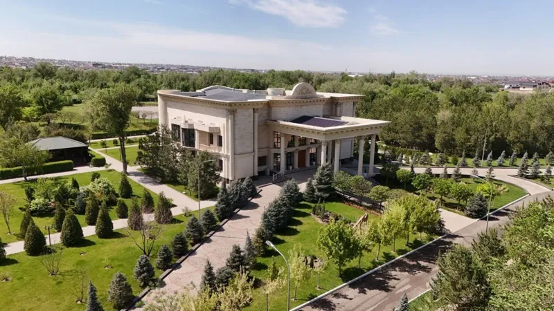 Здание резиденции президента в Шымкенте