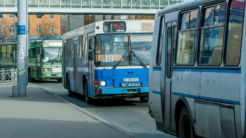 Школьники Усть-Каменогорска с 1 сентября будут ездить на автобусах бесплатно