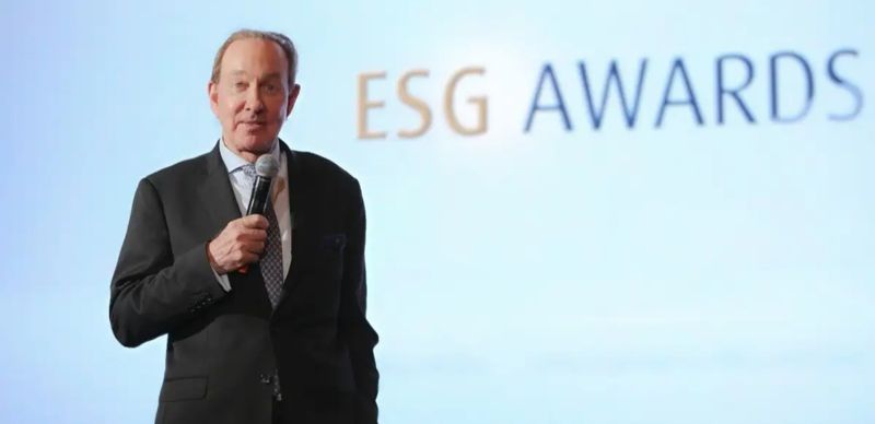 Питер Фостер покинет должность главы Air Astana