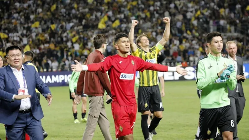 Игроки "Кайрата" после матча за выход в основной этап в Лиги чемпионов