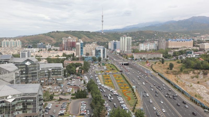 Акимат Алматы заставляет бизнес отправить сотрудников на "удалёнку", чтобы разгрузить дороги из-за начала учёбы