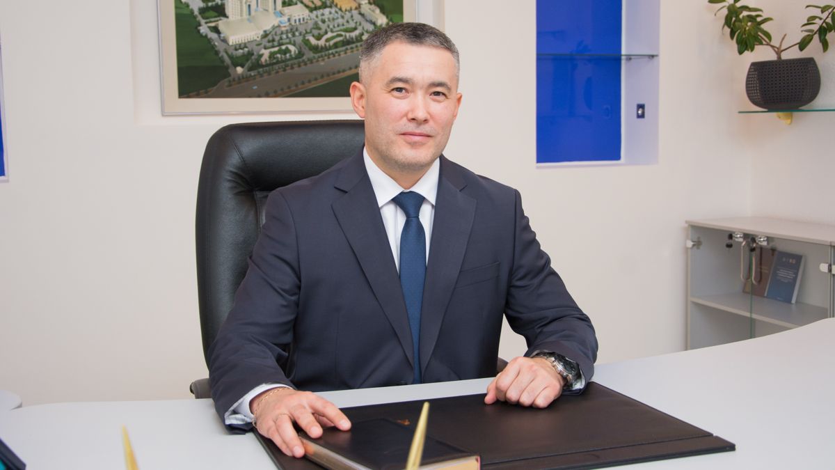 Директор центра